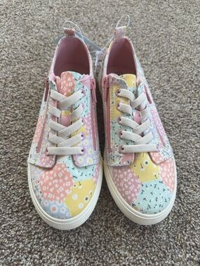 NWT Cat & Jack Girls Floral Multi Pastel Patchwork Laced Zip-Up Shoes - Size 4